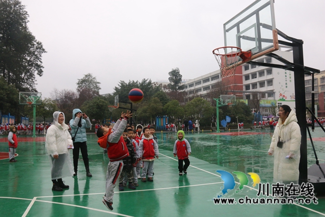 冬奥精神润城北,携手传统向未来!泸县城北小学举行虎年开学季游园活动(图2) 冬奥精神润城北,携手传统向未来!泸县城北小学举行虎年开学季游园活动(图2)