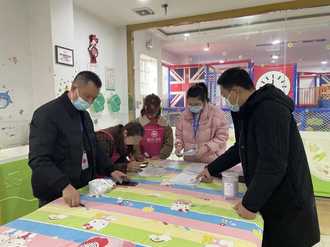 【春雷行动2022】纳溪一知名母婴店涉嫌经营过期儿童化妆品被立案查处！