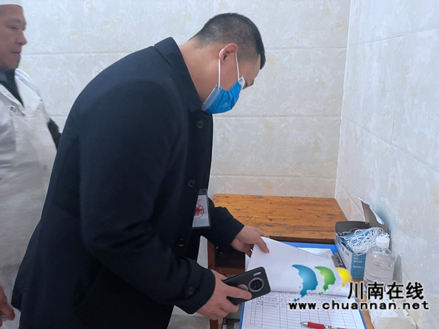 黄祖玺一行到泸县得胜小学检查指导开学疫情防控及安全工作(图4)