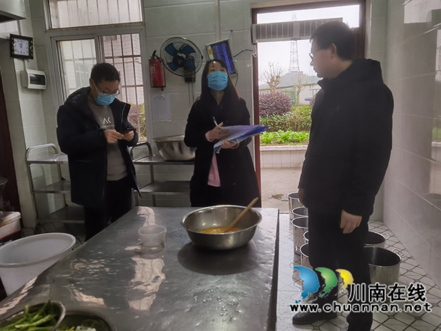 春雷行动2022｜泸县福集市场监管所开展校园及周边食品安全专项检查(图2)
