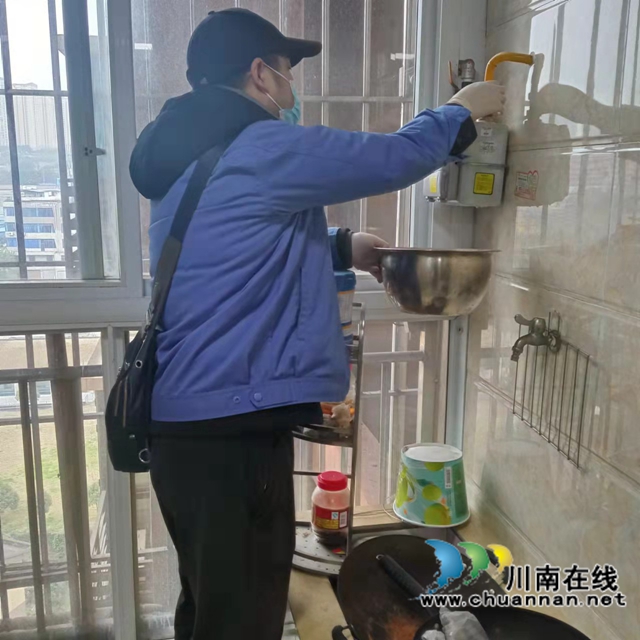 龙马潭区鱼塘街道开展燃气安全入户大排查(图2)