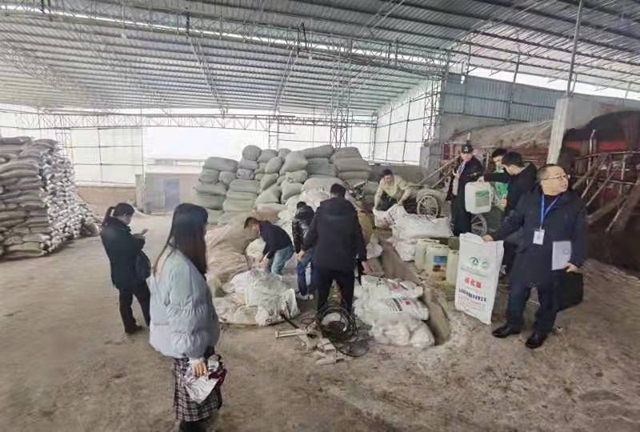 【春雷行动2022】无证生产白酒，古蔺一“黑窝点”被端(图2)