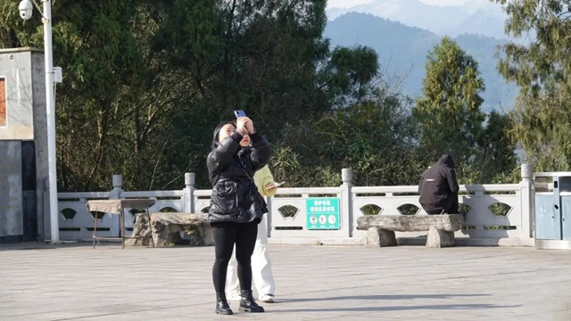 暖阳高照,雪山绵延,蔺州大地一秒“回春”!(图3) 暖阳高照,雪山绵延,蔺州大地一秒“回春”!(图3)