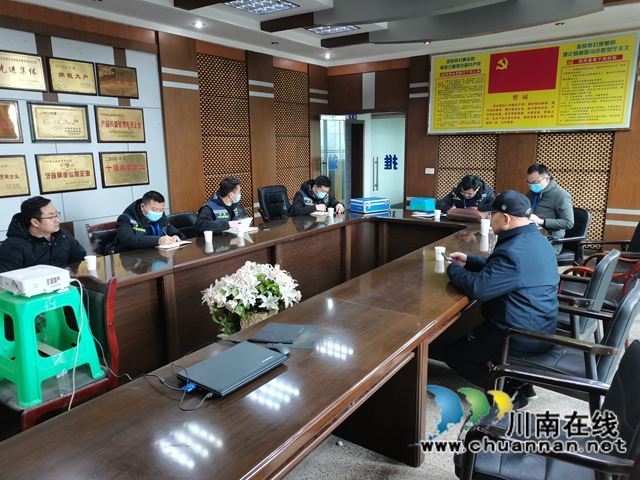 泸县应急局到云龙镇开展安全检查(图1)