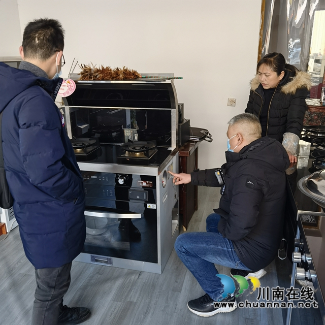 叙永县市场监管：局所联动，重拳出击保安全(图2)