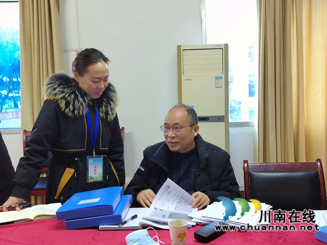 泸县教育和体育局检查指导泸县六中开学工作(图3)