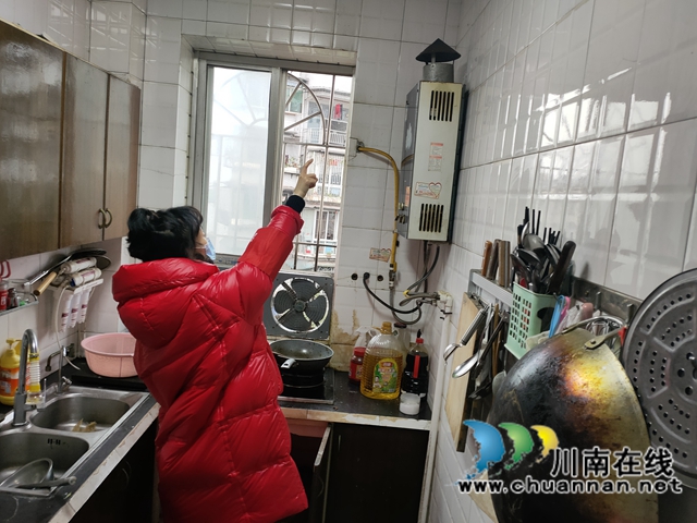 龙马潭区红星街道龙桥子社区开展燃气安全专项排查行动(图1) 龙马潭区红星街道龙桥子社区开展燃气安全专项排查行动(图1)