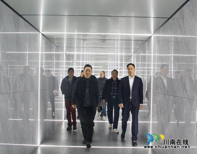 泸州市慈善总会会长巫俊明一行到会员单位调研考察(图1)