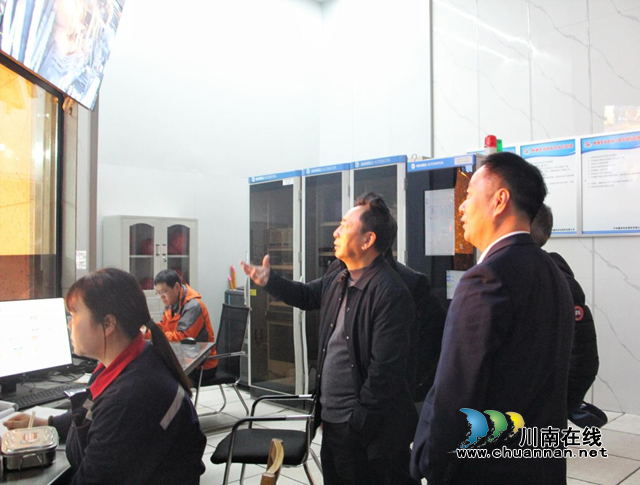 泸州市慈善总会会长巫俊明一行到会员单位调研考察(图2)