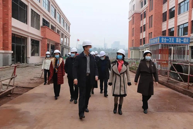 泸州市领导徐利、罗素平调研全市教育体育工作(图2)