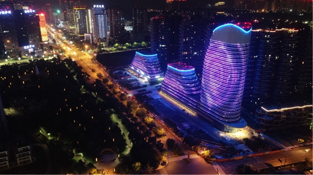 做强金融集聚效应 助力“一体”提质发展 | 泸州市委书记杨林兴调研泸州金融商业中心(图7)