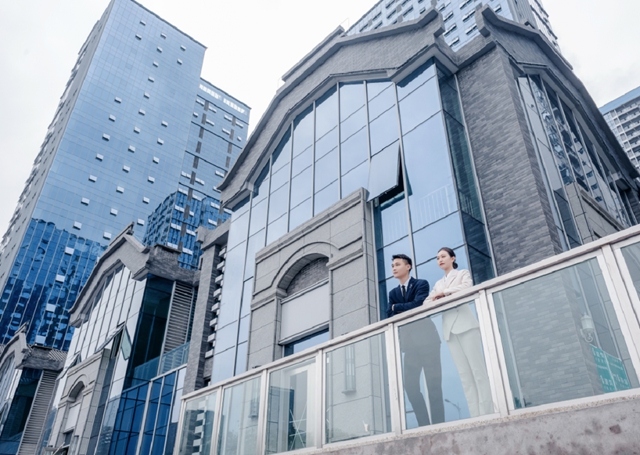 做强金融集聚效应 助力“一体”提质发展 | 泸州市委书记杨林兴调研泸州金融商业中心(图10)