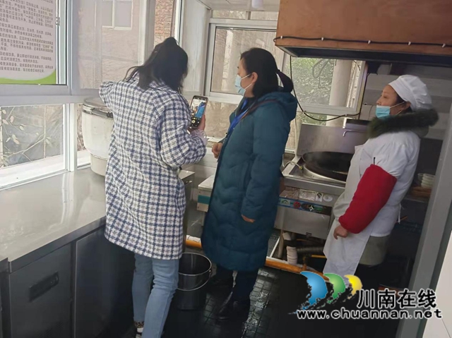 江阳区市场监管局:跨部门联合协作,共同守护校园及周边食品安全(图1) 江阳区市场监管局:跨部门联合协作,共同守护校园及周边食品安全(图1)