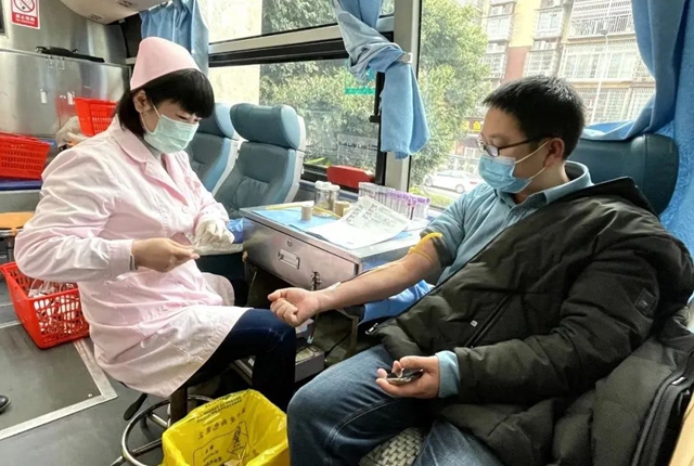 福欣非公，福欣为公｜泸州福欣医院：紧急驰援鲜血24000ml！(图6)