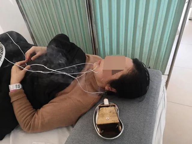 天气变化，女子竟开始流口水？(图3)