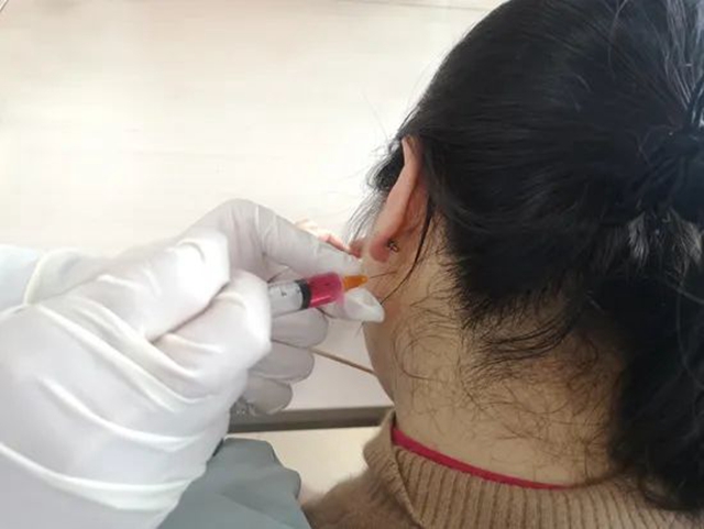 天气变化，女子竟开始流口水？(图6)