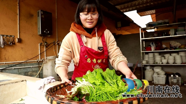 合江：春天的馈赠，一桌野菜做出美味佳肴(图12)
