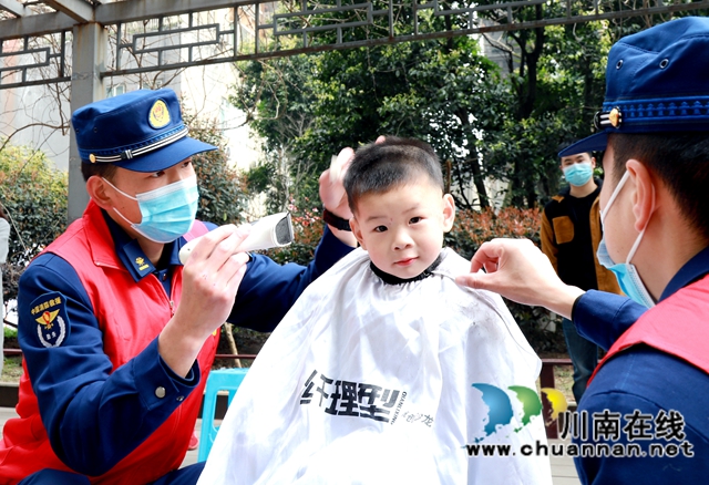 纳溪:爱在三月学雷锋,志愿服务暖人心(图5) 纳溪:爱在三月学雷锋,志愿服务暖人心(图5)