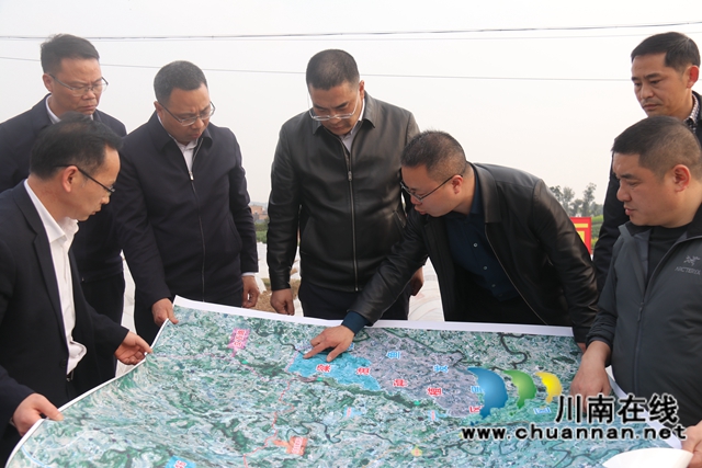 曹阳率队到泸县百和镇调研春耕生产、“东翼”建设工作(图1)