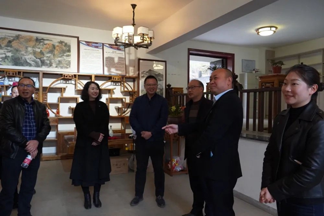 泸州市酒业发展局、酒类行业协会领导专家调研中国沈酒庄(图2)