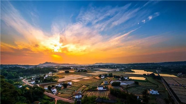 泸州这些镇上榜,将在资金、用地保障方面给予重点支持(图2) 泸州这些镇上榜,将在资金、用地保障方面给予重点支持(图2)