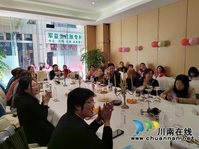 龙马潭区红星街道金井湾社区：趣味庆”三八“，巾帼展风采(图2)