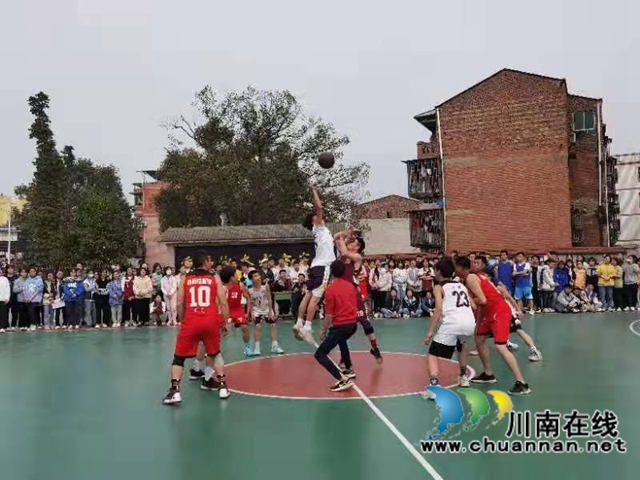 纳溪区护国中学举办第33届篮球运动会(图1) 纳溪区护国中学举办第33届篮球运动会(图1)