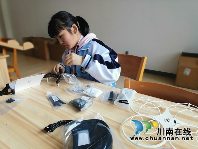 合江中学举行国学·科创基地无人机兴趣班开班仪式(图5)