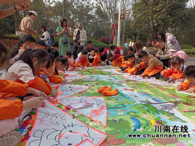 龙马潭区红星街道春晖社区开展“彩绘春天 放飞梦想”亲子手工风筝DIY活动(图2)