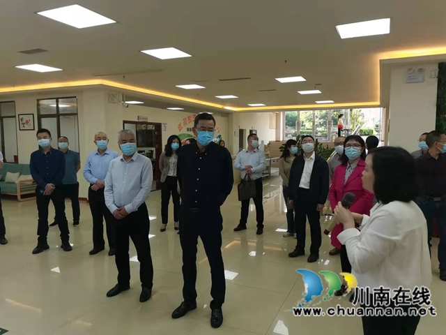 泸州市人大常委会调研红星街道居家养老服务中心等社会建设工作(图4)