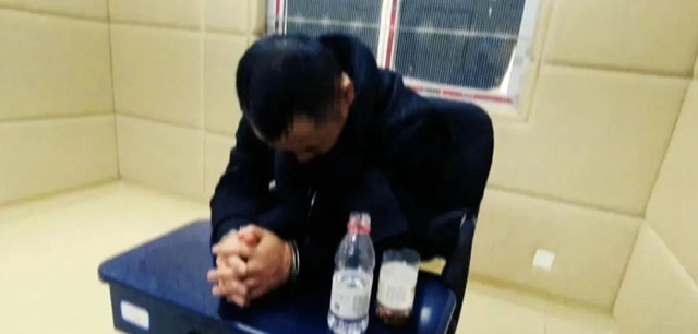 1500多条!内江打假逮到一条“大鱼”(图9) 1500多条!内江打假逮到一条“大鱼”(图9)