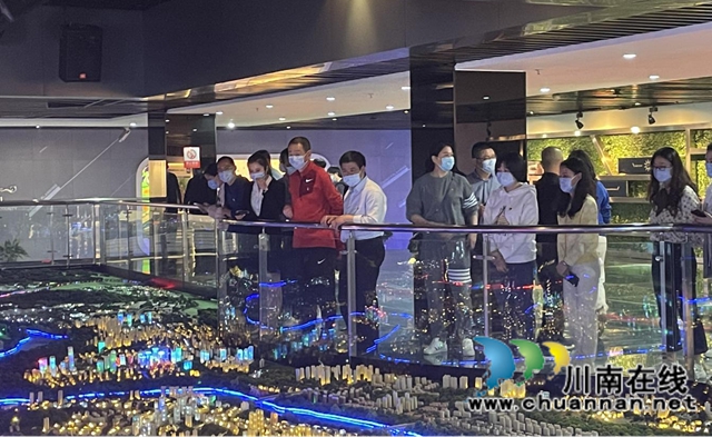 泸州市不动产登记中心与市中级人民法院开展党支部结对共建主题党日活动(图1) 泸州市不动产登记中心与市中级人民法院开展党支部结对共建主题党日活动(图1)