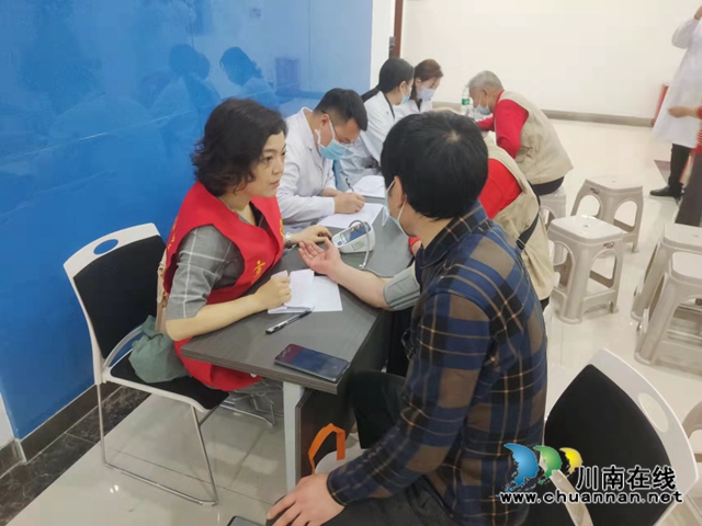 龙马潭区红星街道：医院社区共建结对，卫生健康相伴同行(图1)