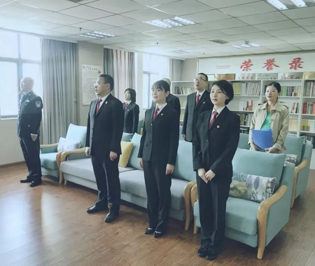 江阳法院第一党支部开展“我为群众办实事”主题道德讲堂活动(图2) 江阳法院第一党支部开展“我为群众办实事”主题道德讲堂活动(图2)