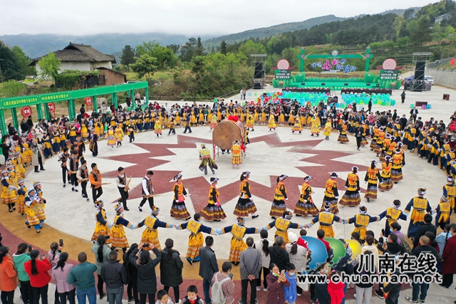 古蔺：一叶飘香四海春，万亩茶山迎客来(图1)