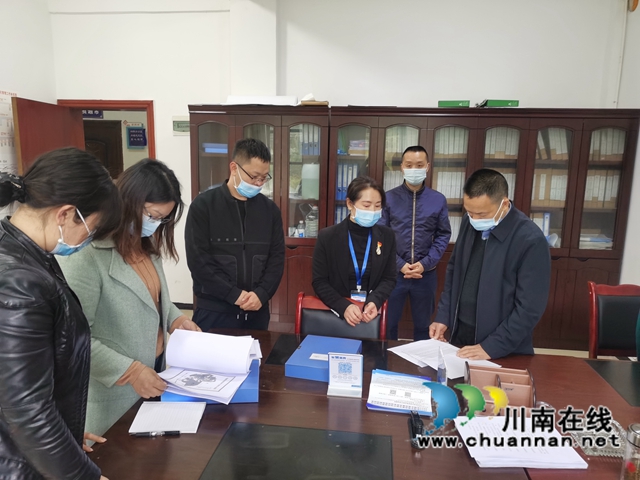 泸州市委统战部到古蔺督查森林防灭火工作(图1) 泸州市委统战部到古蔺督查森林防灭火工作(图1)