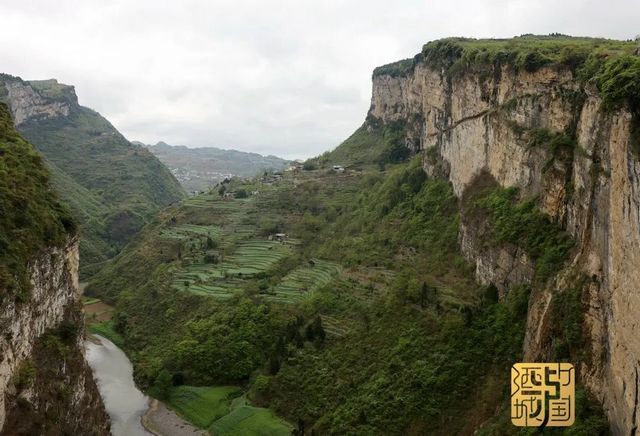 泸州这条悬崖上的“天河”，被中国国家地理推荐(图6)