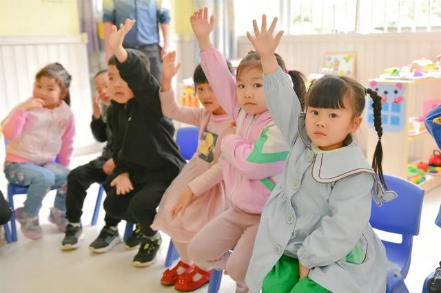 西南医大附院眼科这两位教授带着团队进校园当上了老师(图4)