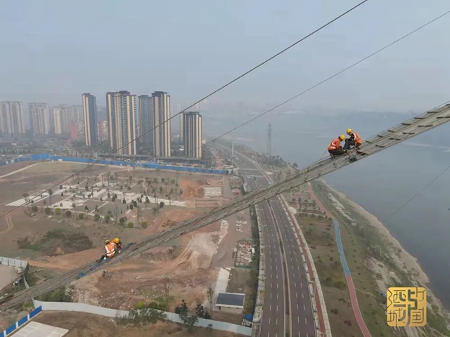 泸州长江二桥架起“天梯”，东连接线预计今年上半年通车(图2)