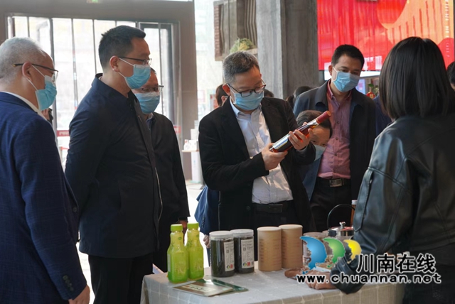 龙马潭区小市街道组织开展2022年第一季度人大代表集中视察活动(图1)