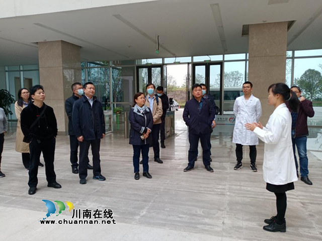四川专利奖专家评审组到泸州开展专利奖现场评审(图1)