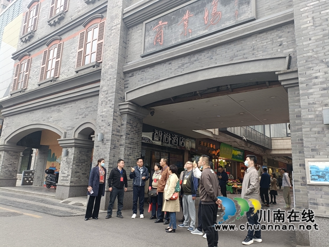 江阳区北城街道人大工委组织代表小组赴成都调研旧城改造工作(图1)