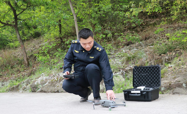 古蔺:森林防火添“新兵” 无人机变身“护林使者”(图1) 古蔺:森林防火添“新兵” 无人机变身“护林使者”(图1)