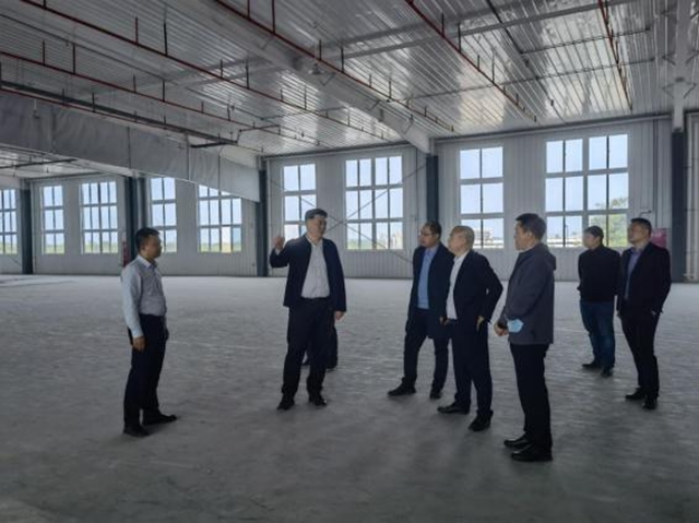 泸州市口岸物流办党组书记、主任李智带队调研现代物流发展重点项目建设(图3) 泸州市口岸物流办党组书记、主任李智带队调研现代物流发展重点项目建设(图3)