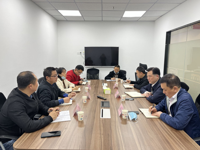 泸州市口岸物流办党组书记、主任李智带队考察京东西南总部和四川顺丰速运公司(图2)