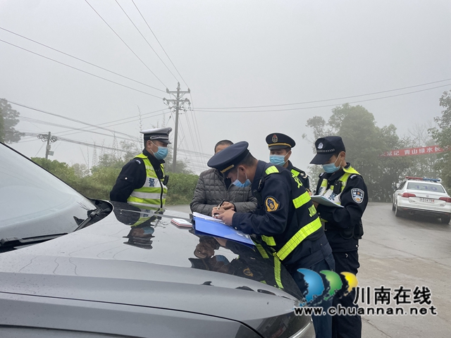 泸县百和镇开展道路交通“五统一、五联动”联合执法行动(图1)