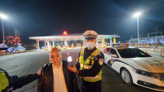 和妻子吵架酒后驾车散心？四川叙永一驾驶员涉嫌醉驾(图2)