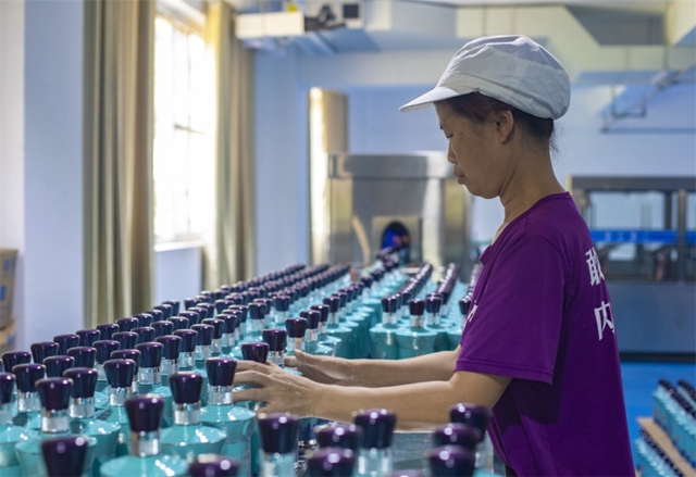 古蔺县：融媒体中心“搭台” 农民工服务中心“唱戏”(图2)