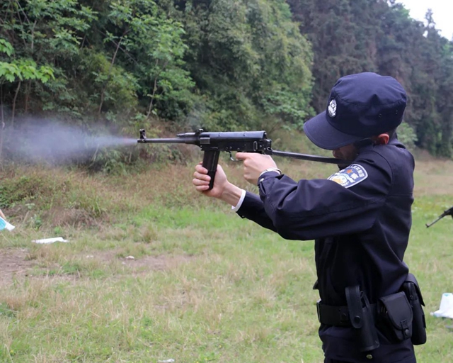 全警实战大练兵 | 泸县公安局开展公务用枪实弹射击训练(图7) 全警实战大练兵 | 泸县公安局开展公务用枪实弹射击训练(图7)