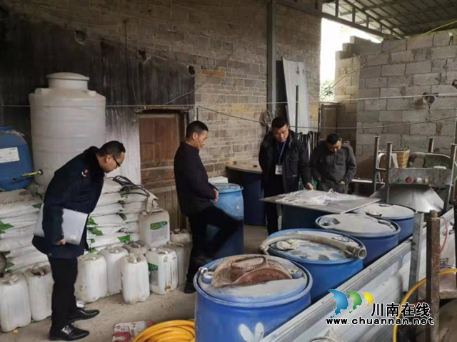 叙永县正东市场监管所开展醇基燃料专项排查整治行动(图1) 叙永县正东市场监管所开展醇基燃料专项排查整治行动(图1)